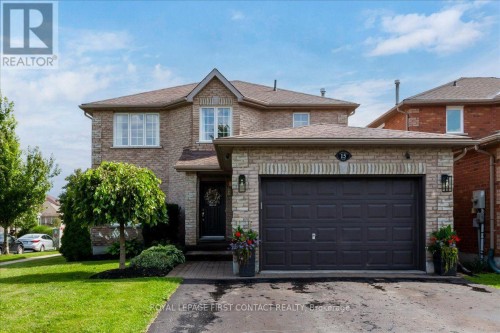 15 SHERWOOD COURT  Barrie, ON L4N 9V2