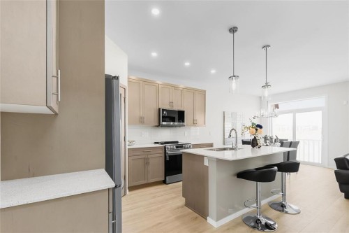 90 Nanaimo Crescent, Winnipeg, MB 