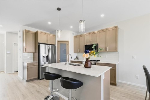 90 Nanaimo Crescent, Winnipeg, MB 