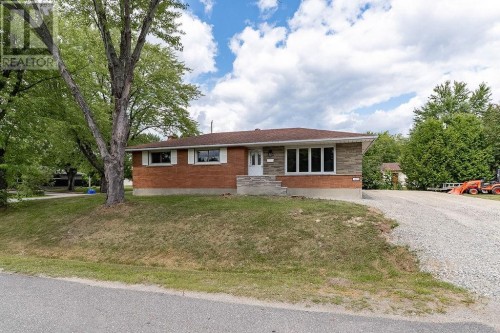 1609 Redfern  Greater Sudbury, ON P3A 3S8