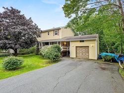54 Parkdale Avenue  Timberlea, NS B3T 1C2