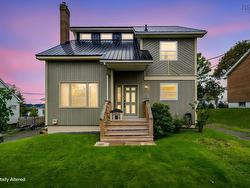 10 Fader Street  Dartmouth, NS B2X 1P3