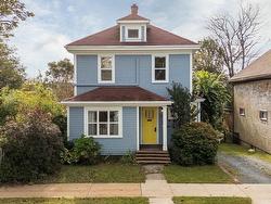18 Dahlia Street  Dartmouth, NS B3A 2R9