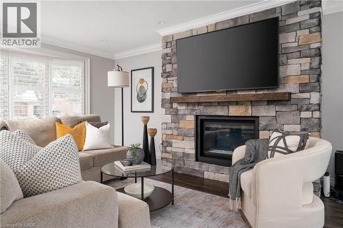 Living room - 20 San Marino Crescent, Hamilton, ON 