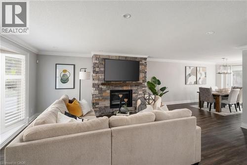 Living room - 20 San Marino Crescent, Hamilton, ON 