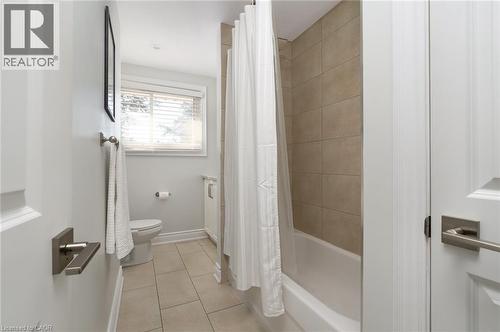 Bathroom - 20 San Marino Crescent, Hamilton, ON 