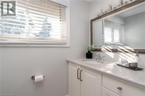 Bathroom - 20 San Marino Crescent, Hamilton, ON 