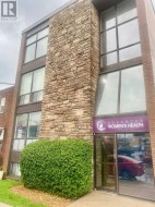 8 STAVEBANK ROAD  Mississauga, ON L5G 2T4