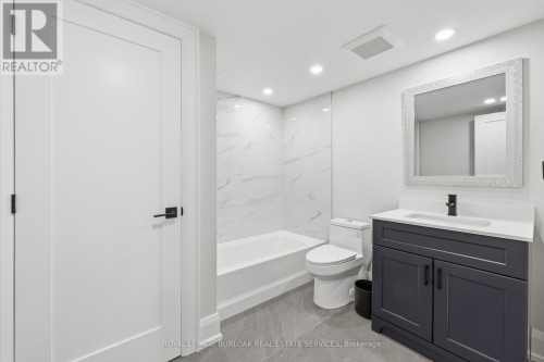 2029 Kempton Park Drive, Mississauga, ON 