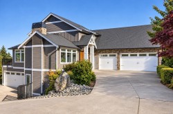 2287 Nicklaus Dr Langford, BC V9B 0L2