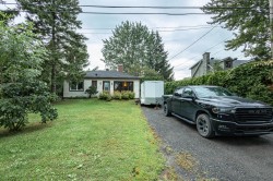 18 Rue Lacombe  Oka, QC J0N 1E0