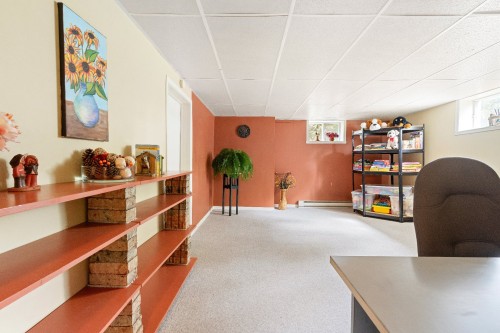 Family Room - 3379 Rue Biard, Québec (Sainte-Foy/Sillery/Cap-Rouge), QC 