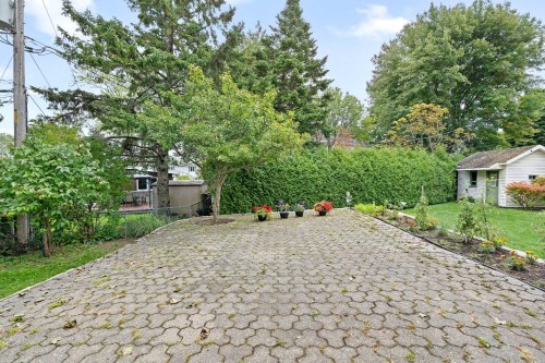 Courtyard - 3379 Rue Biard, Québec (Sainte-Foy/Sillery/Cap-Rouge), QC 