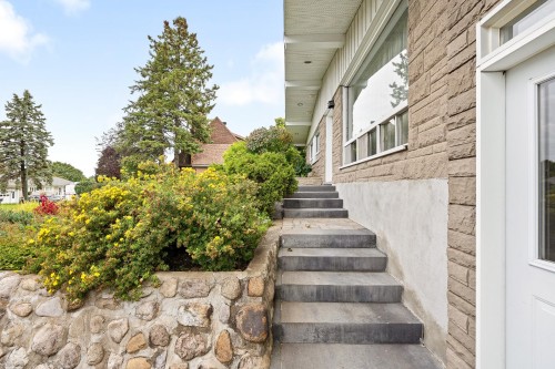 Entry - 3379 Rue Biard, Québec (Sainte-Foy/Sillery/Cap-Rouge), QC 