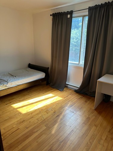 5217 Av. Connaught , Montréal (Côte-des-Neiges/Notre-Dame-de-Grâce), QC H4V 1X5 2
