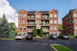 34 Av. Fouquet  Candiac, QC J5R 6Z5