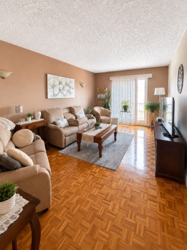 9034 Rue Descartes , Montréal (Saint-Léonard), QC H1R 3P5 2