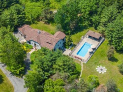 30 Kingswood Drive  King, ON L7B 1K8