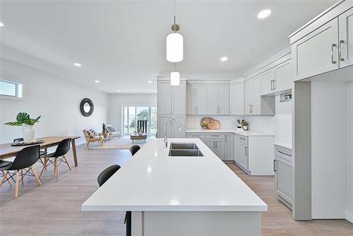 7 Parkrose Pl, St Adolphe, MB 