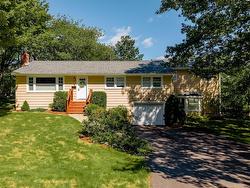 6 Glenn Drive  Wedgewood Park, NS B3M 2B9
