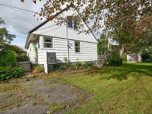 14 Clifford Drive, Dartmouth, NS 