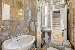 Powder room - 