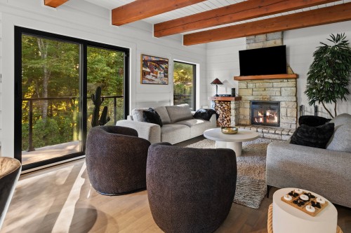 Living Room - 37 Ch. De Beaune, Saint-Adolphe-D'Howard, QC 