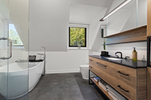 Master Bedroom - 37 Ch. De Beaune, Saint-Adolphe-D'Howard, QC 
