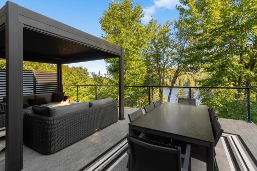 Patio - 37 Ch. De Beaune, Saint-Adolphe-D'Howard, QC 