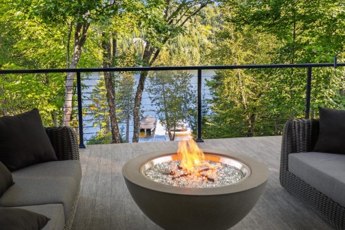 Patio - 37 Ch. De Beaune, Saint-Adolphe-D'Howard, QC 