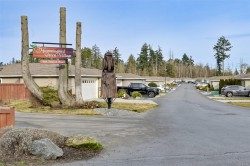 #52-7586 Tetayut Rd Central Saanich, BC V8M 0B4