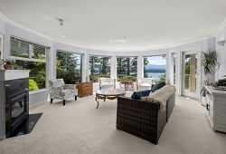 #202-2275 Comox Ave Comox, BC V9M 1X6