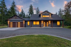 3811 Woodland Dr Campbell River, BC V9H 1B1