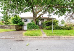 1673 North Dairy Rd Saanich, BC V8P 1C5