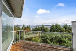 954 Highview Terr Nanaimo, BC V9R 6K5