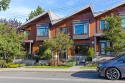 #2-1696 Pear St Saanich, BC V8P 2A6