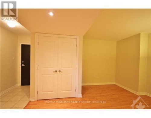 407 - 314 CENTRAL PARK DRIVE , Ottawa, Ontario K2C 0R2 2