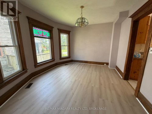 4712 COOKMAN CRESCENT , Niagara Falls (Downtown), Ontario L2E 1C2 4