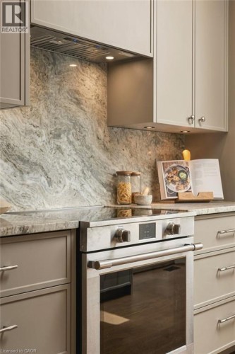 571 Leonard Court, Burlington, ON 