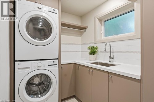 571 Leonard Court, Burlington, ON 