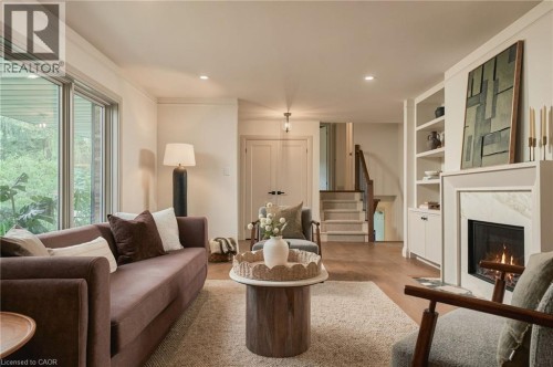 571 Leonard Court, Burlington, ON 