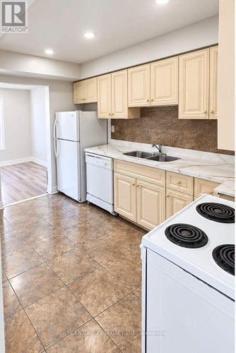 52 RUSTHALL WAY , Brampton, Ontario L6V 3R6 5