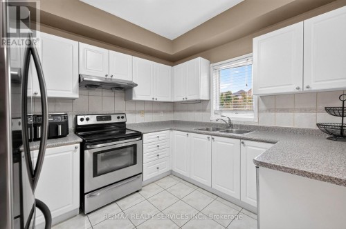 703 Twain Avenue, Mississauga, ON 