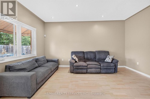 703 Twain Avenue, Mississauga, ON 