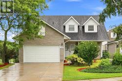 158 RUSHDALE DRIVE  Hamilton, ON L8W 2Z3