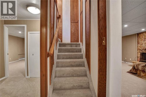 30 Yale Crescent, Saskatoon, SK 