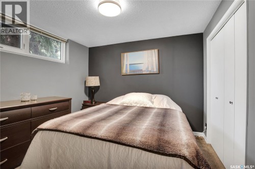 30 Yale Crescent, Saskatoon, SK 
