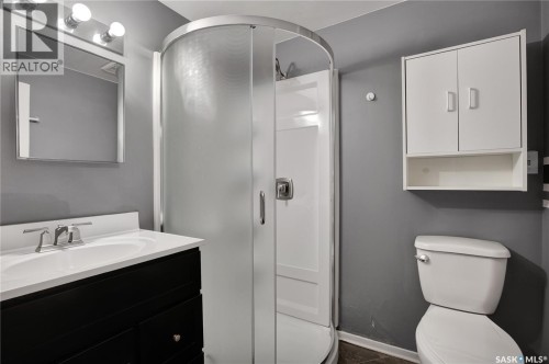 30 Yale Crescent, Saskatoon, SK 