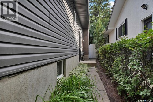 30 Yale Crescent, Saskatoon, SK 