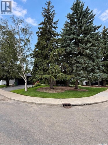 30 Yale Crescent, Saskatoon, SK 